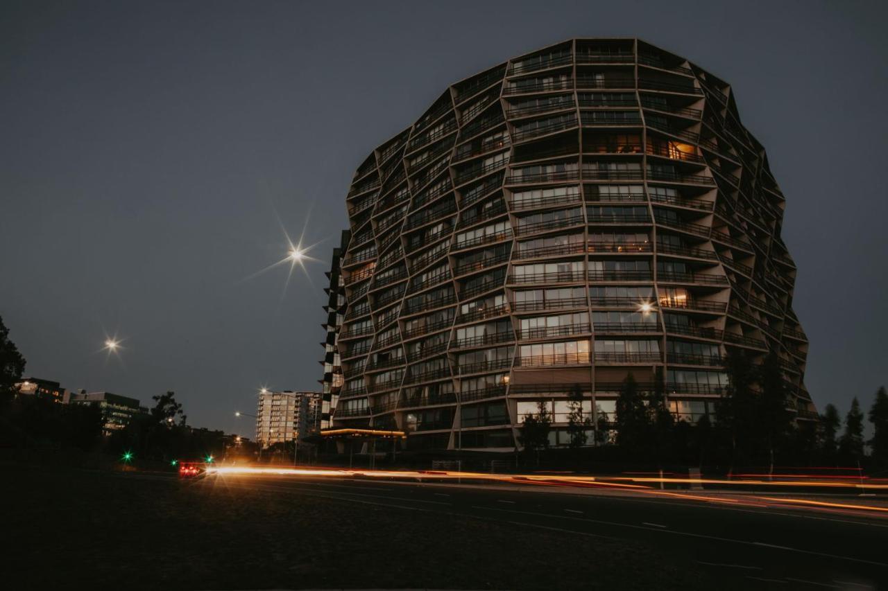 Nishi Apartments Eco Living By Ovolo Канберра Экстерьер фото